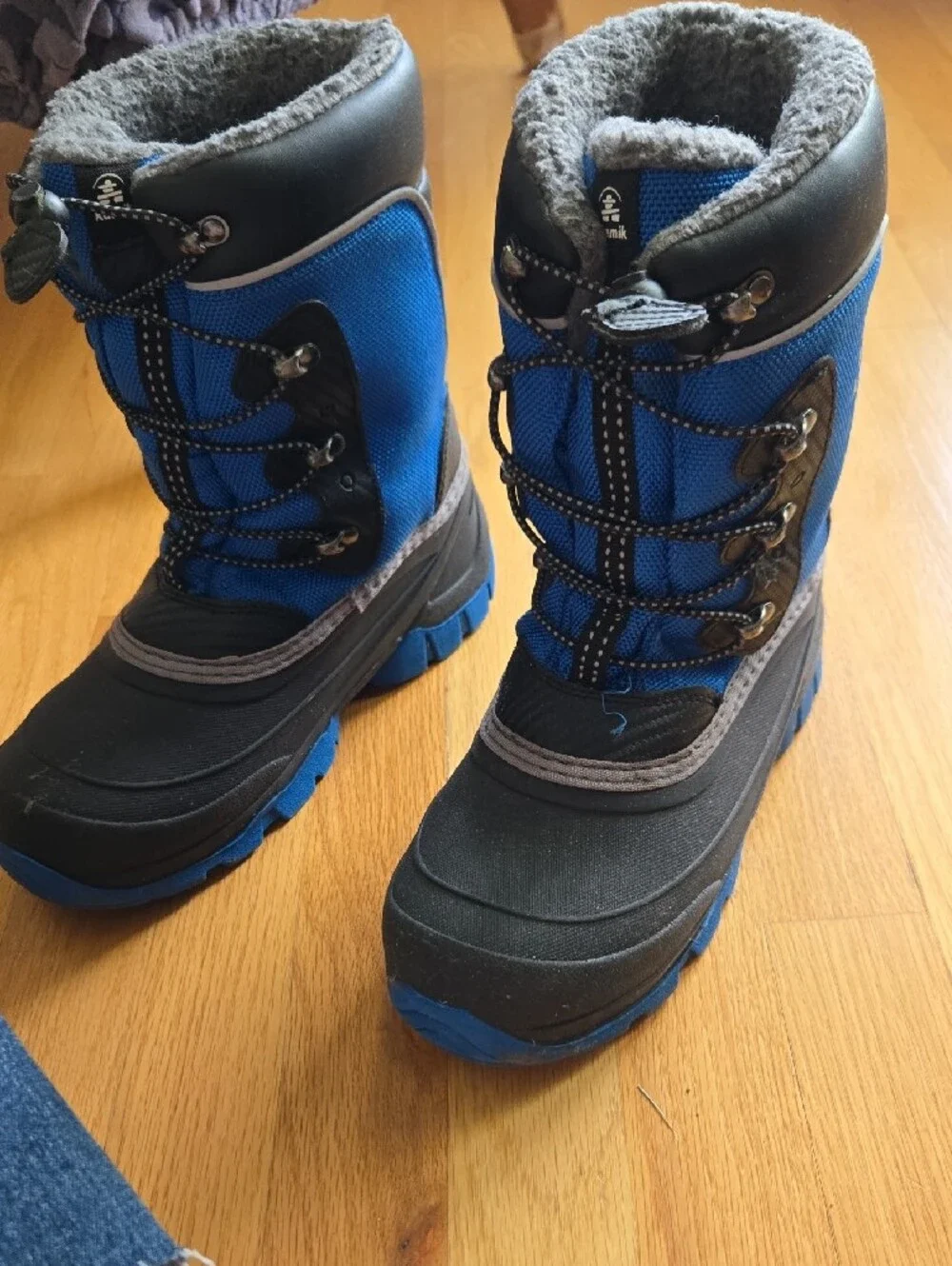 Kamik Luke 3 Kids Blue and Black Insulated Snow Boots Size 5 Big Boys